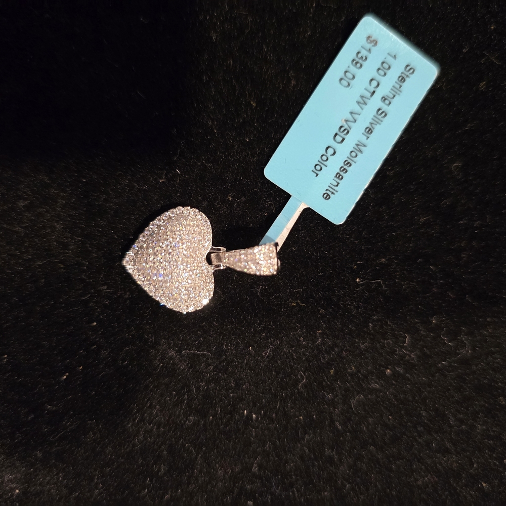 Sterling Silver Moissanite Heart Pendant – 1.00 CTW, VVS/D Color